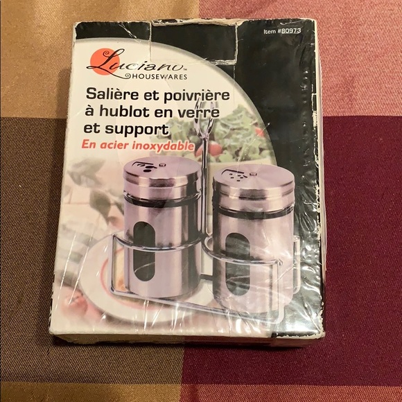 Salt and pepper shakers brand new - Picture 1 of 1